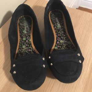 12W Navy Flats
